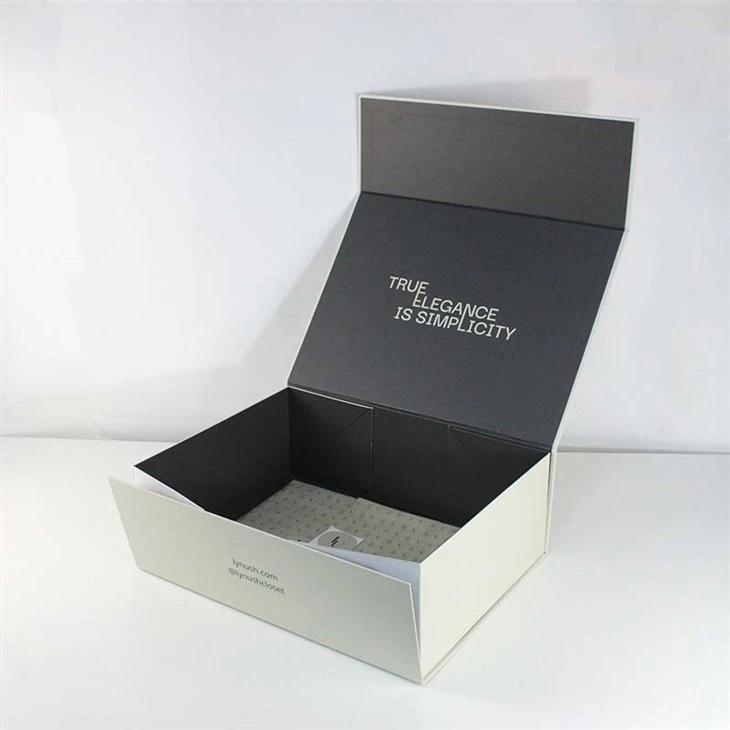 Paper Box With Magnetic Closure
